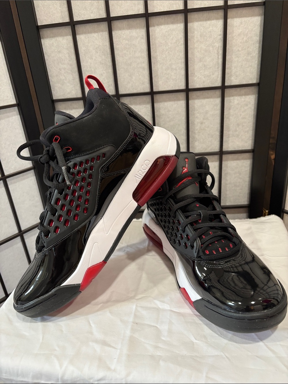 Jordan Maxin 200 Black‎ Red Air Sneakers Men’s Size 8.5 EUC